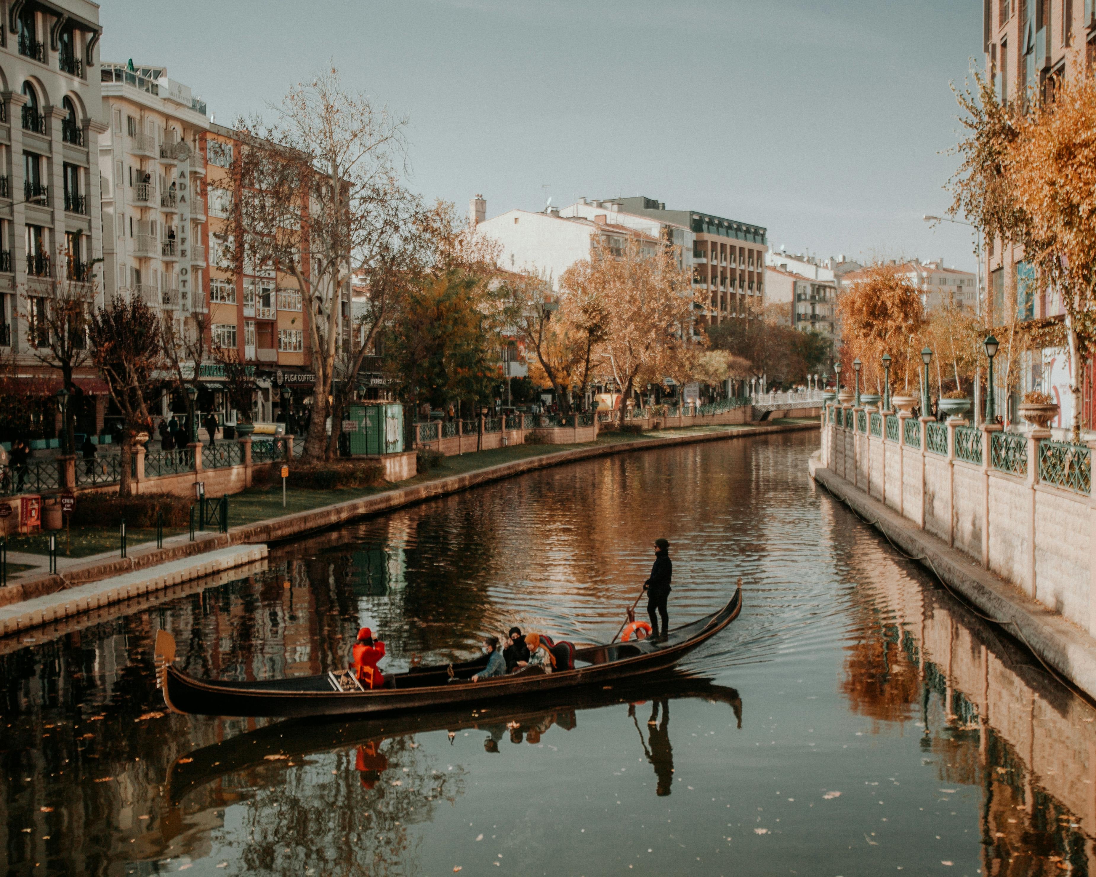 Top 10 destinații de toamnă pentru un weekend prelungit