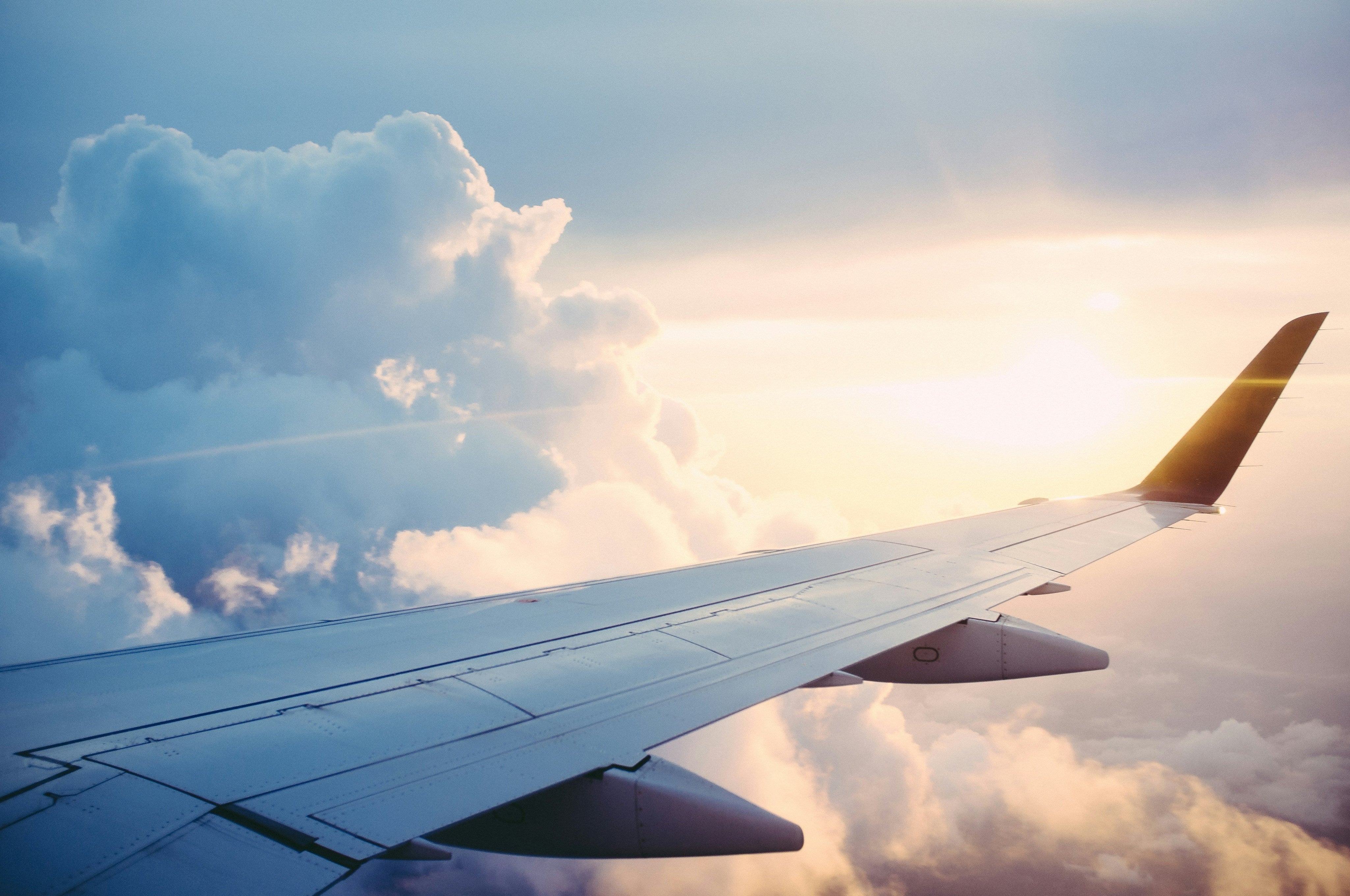 Cum să economisești bani la biletele de avion