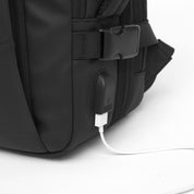 Rucsac multi-functional pentru laptop, extensibil din poliester este rezistent la stropi de apa, cu port USB, se fixeaza de valiza, BANGE BG1908